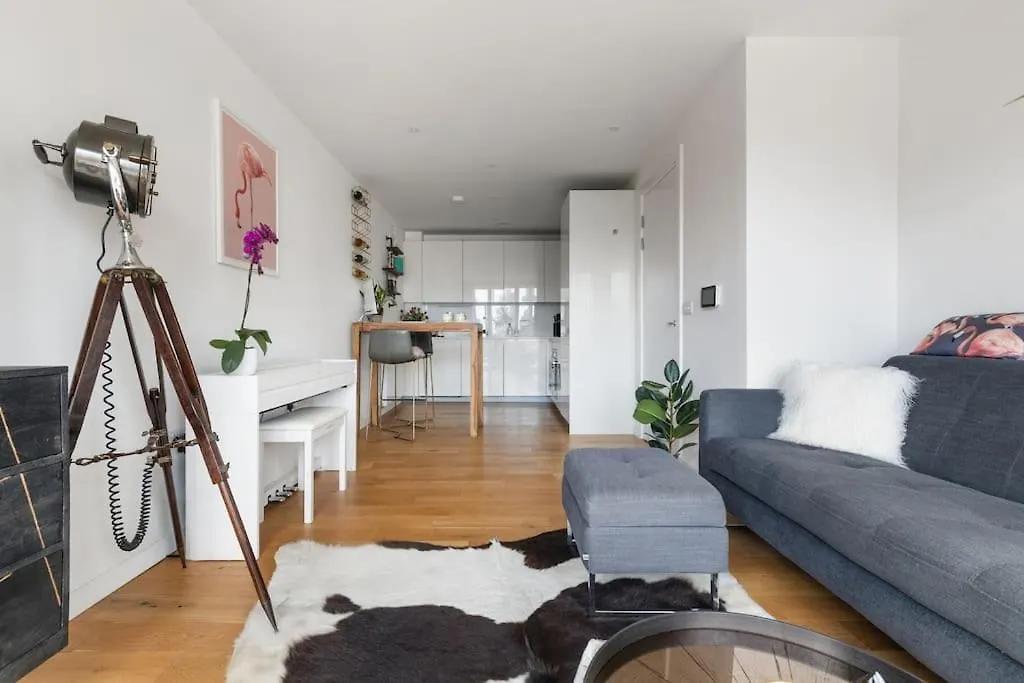 Modern New 1-Bedroom Home Stunning Views London United Kingdom