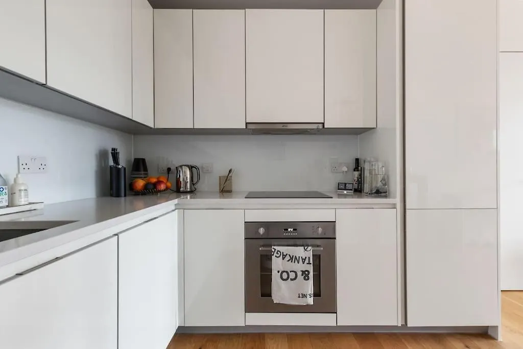 Modern New 1-Bedroom Home Stunning Views London United Kingdom